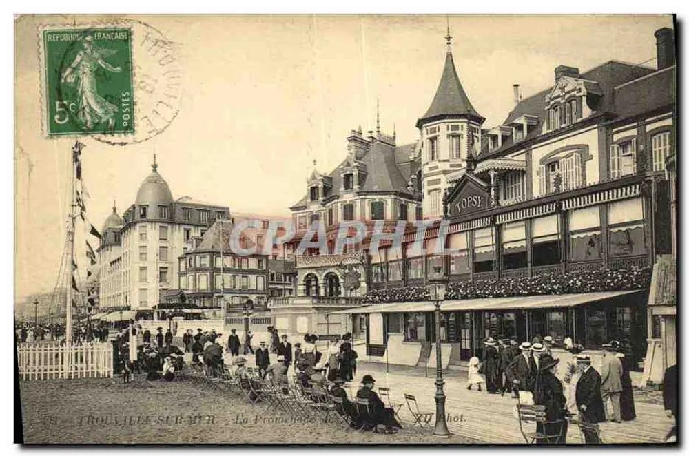 Trouville-sur-Mer — Die Promenade — X.D. Fotografie - Vorderseite