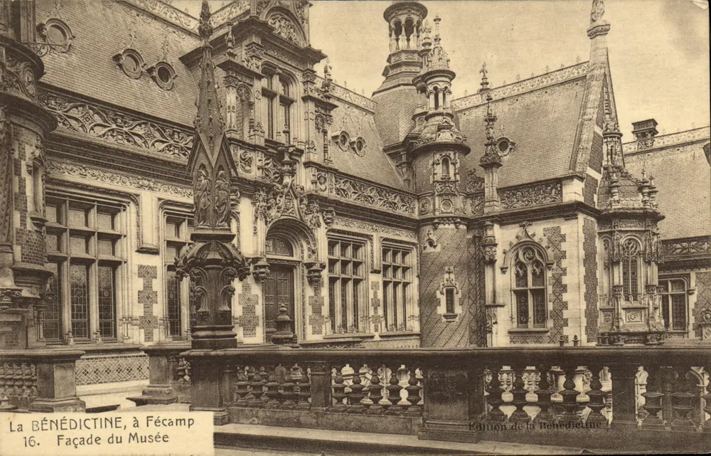 A BÉNÉDICTINE, em Fécamp — Fachada do Museu — Edição da Bénédictine, n°16 - Frente