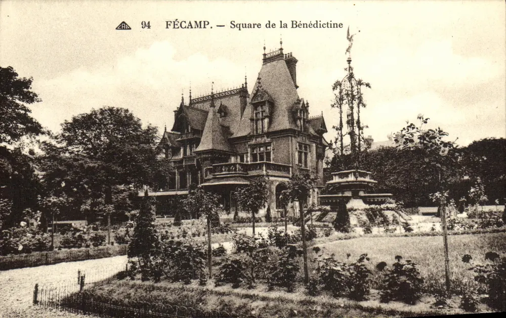 Fécamp — Pátio da Bénédictine — Editor AR - Frente