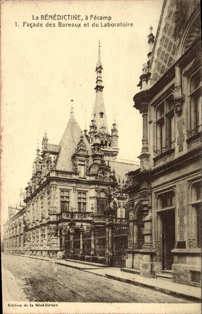 La BÉNÉDICTINE, in Fécamp — Fassade der Büros und des Laboratoriums — Ausgabe von La Bénédictine - Vorderseite
