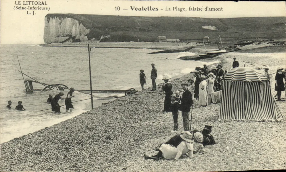 Veulettes - A Praia, falésia de montante — O Litoral (Seine-Inférieure) — L. J. — n°10 - Frente