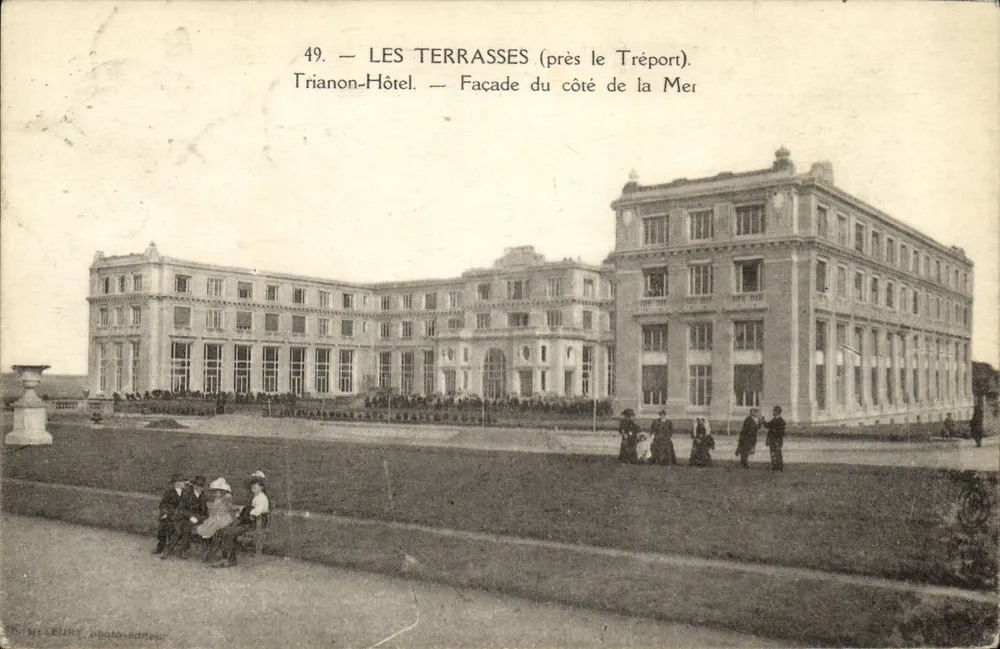 Les Terrasses (bei Tréport) — Trianon-Hotel — Frontseite zum Meer — Photo Leurp - Vorderseite
