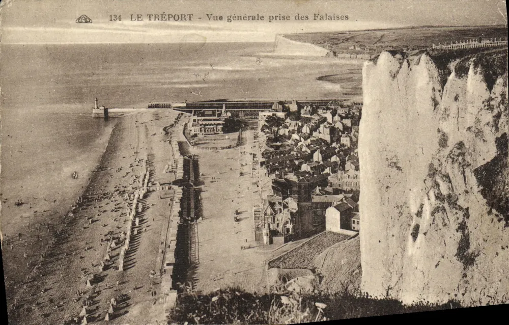 Le Tréport — Vue générale prise des Falaises — éditeur G. Allouche pour les Arts Photographiques, Bragaubourg, n° 134 - Vorderseite