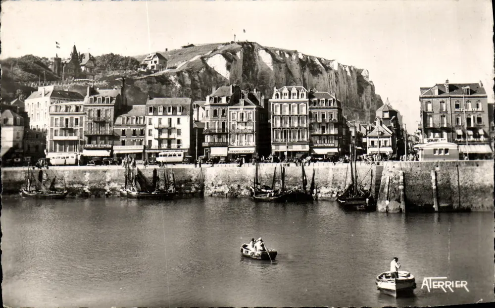 Der Quai François Ier in Le Tréport — A. Terrier, Nr. 3774 - Vorderseite