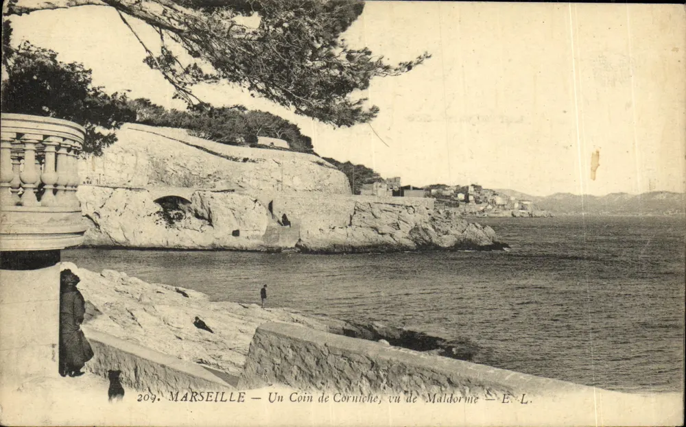Marselha — Um Canto da Corniche, visto de Maldorme — É. L. - Frente