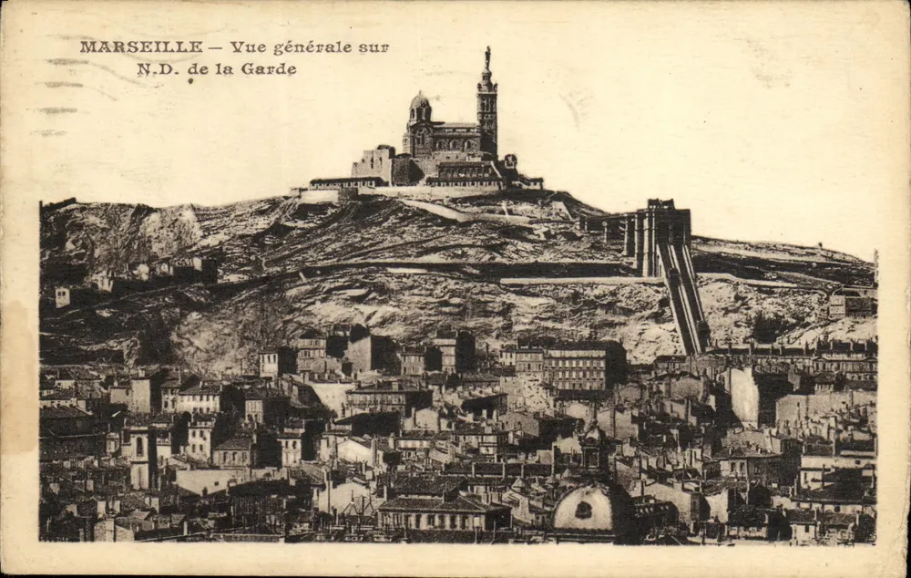 Marseille — Allgemeiner Blick auf N.D. de la Garde - Vorderseite