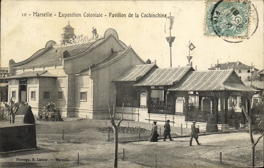 Marselha - Exposição Colonial - Pavilhão da Cochinchina — Fototipia E. Labour — Marselha - Frente