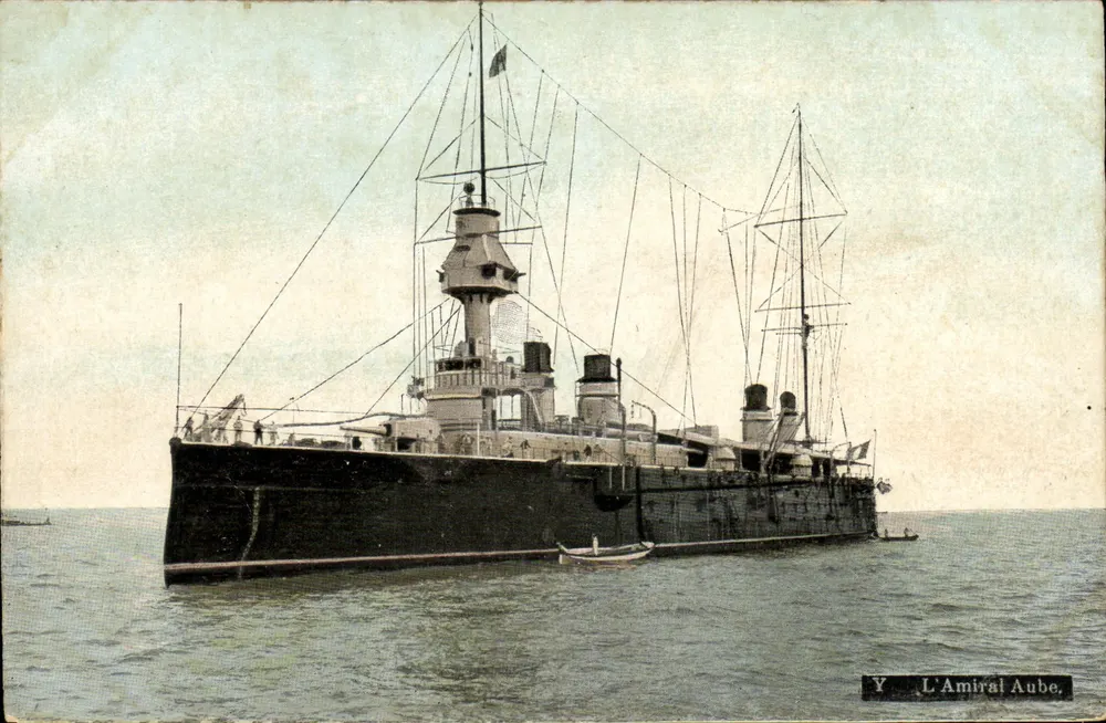 O Almirante Aube — cruzador da Marinha francesa — editor L.Y. & Cie - Frente