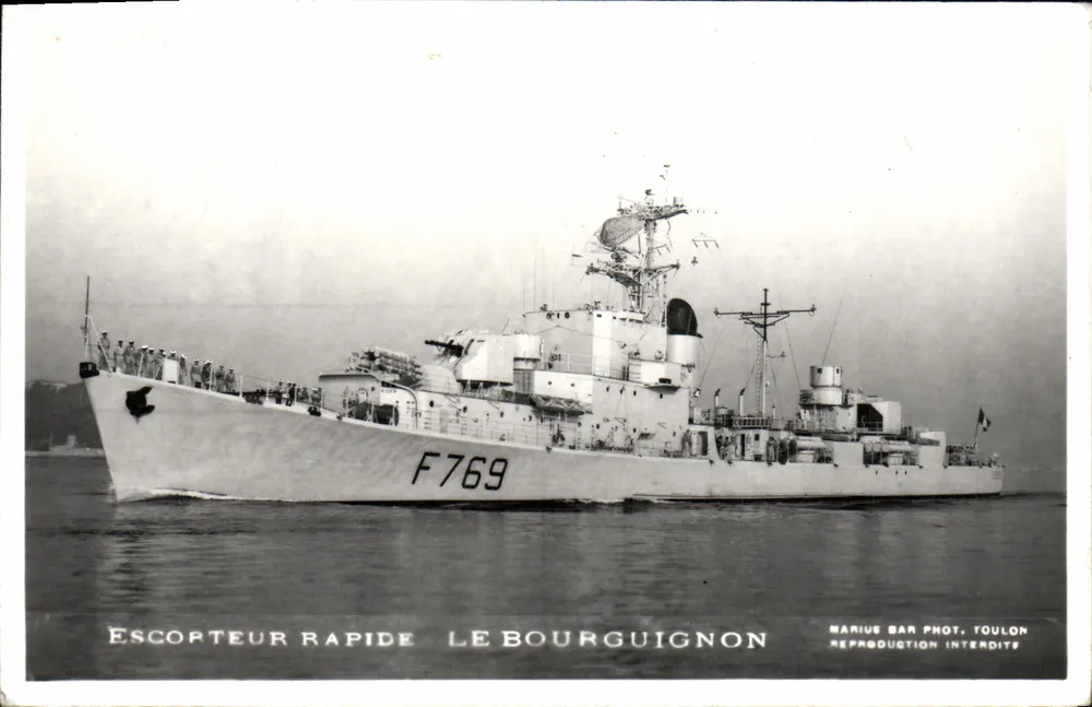 Escorteur rápido Le Bourguignon — F769 — Marius Bar Phot. Toulon - Frente