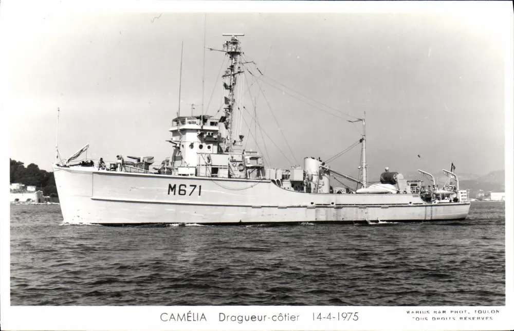 CAMÉLIA Dragueur-côtier — M671 — WARIUS MAR PHOT. TOULON - Frente