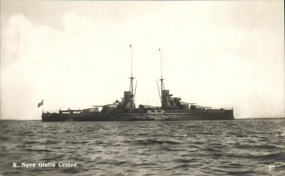 Nave Giulio Cesare — cruzador italiano — editor XURN & Co., n° 37 - Frente