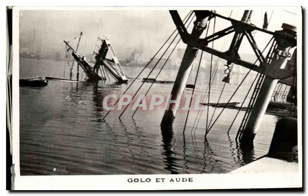 Golo und Aude — Hafenansicht mit Krane und Boot im Wasser - Vorderseite