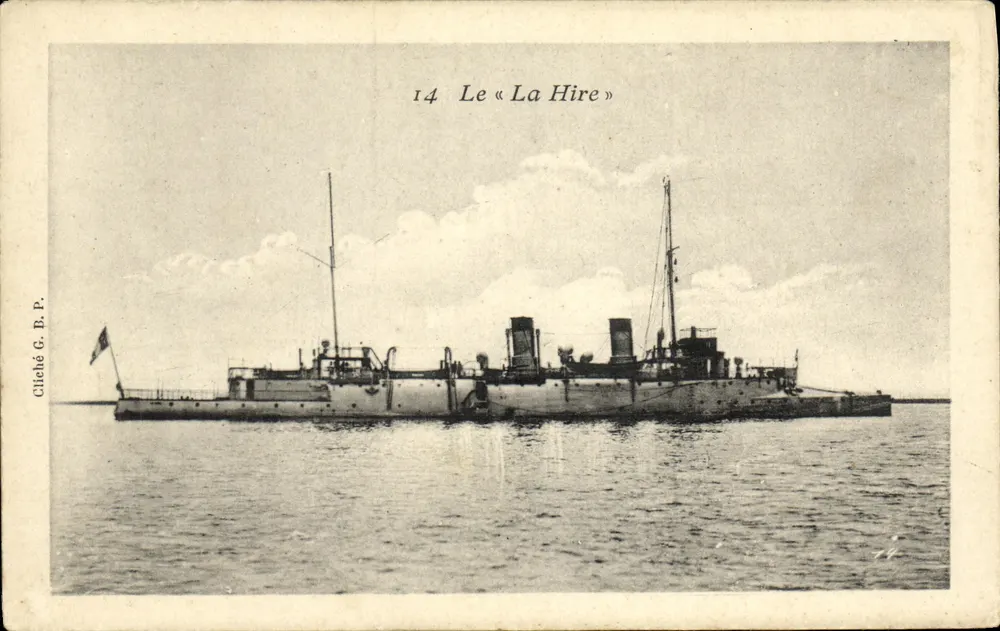 Der « La Hire » — Kriegsschiff — Antike Ansichtskarte n°14 - Vorderseite