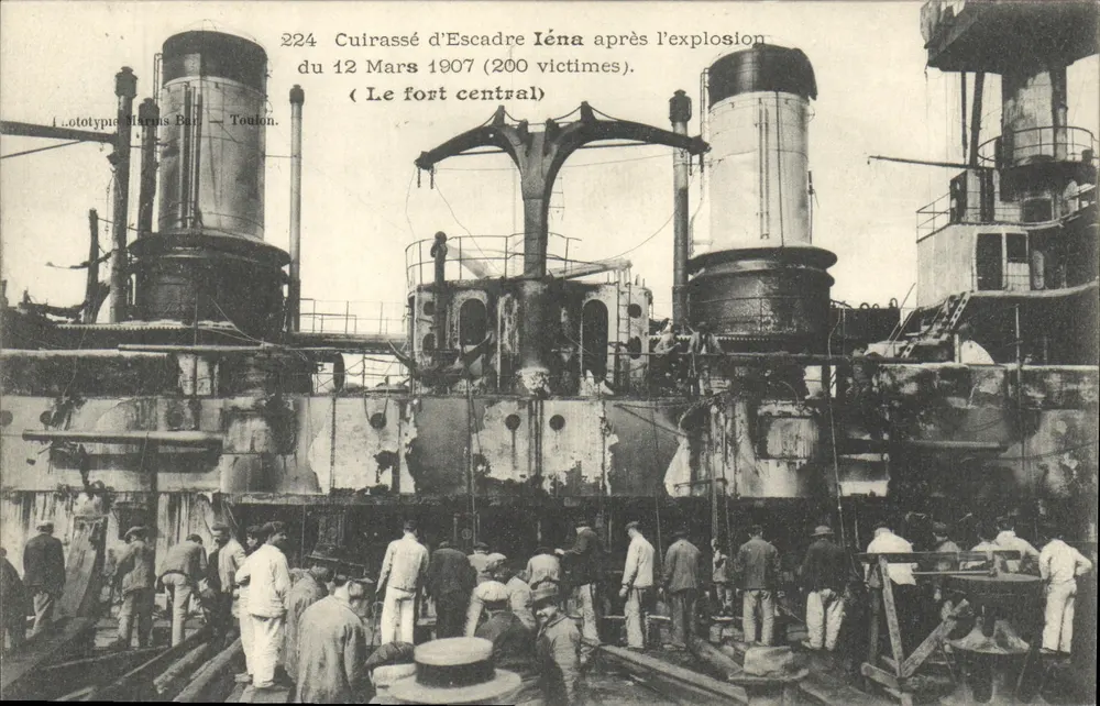 Schiff Iéna der Flotte nach der Explosion vom 12. März 1907 — (Das zentrale Fort) — (Lototype Marins Bar — Toulon) - Vorderseite