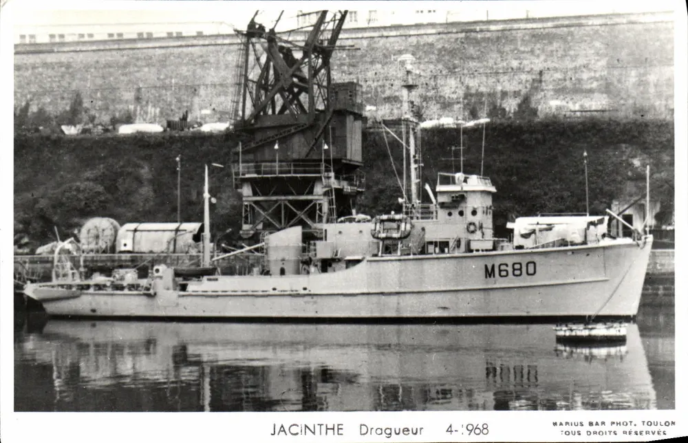 Jacinthe Dragueur — 4-1968 — Marius Bar Fot. Toulon - Frente