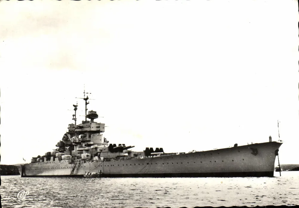 Le Jean Bart — Gebäude der französischen Marine — Foto S.C.A. - Vorderseite