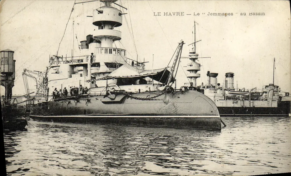 Le Havre — Das "Jemmapes" am Hafenbecken - Vorderseite