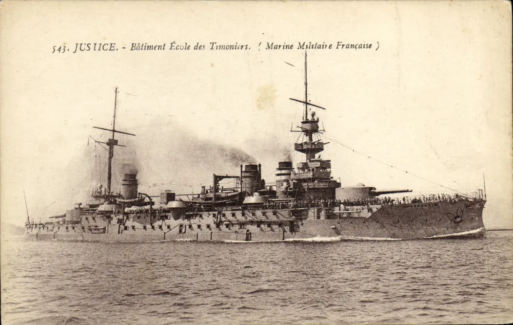 Justiça — Edifício Escola dos Timoneiros — Marinha Militar Francesa - Frente