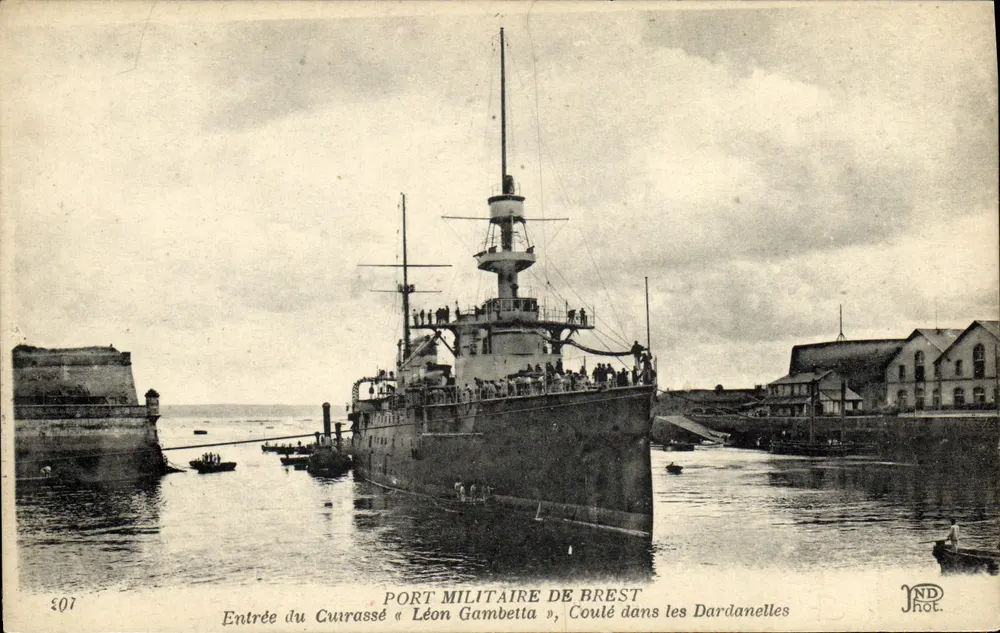 Eingang des Panzerschiffes « Léon Gambetta », gesunken in den Dardanellen — Militärhafen Brest — ND Fot. - Vorderseite