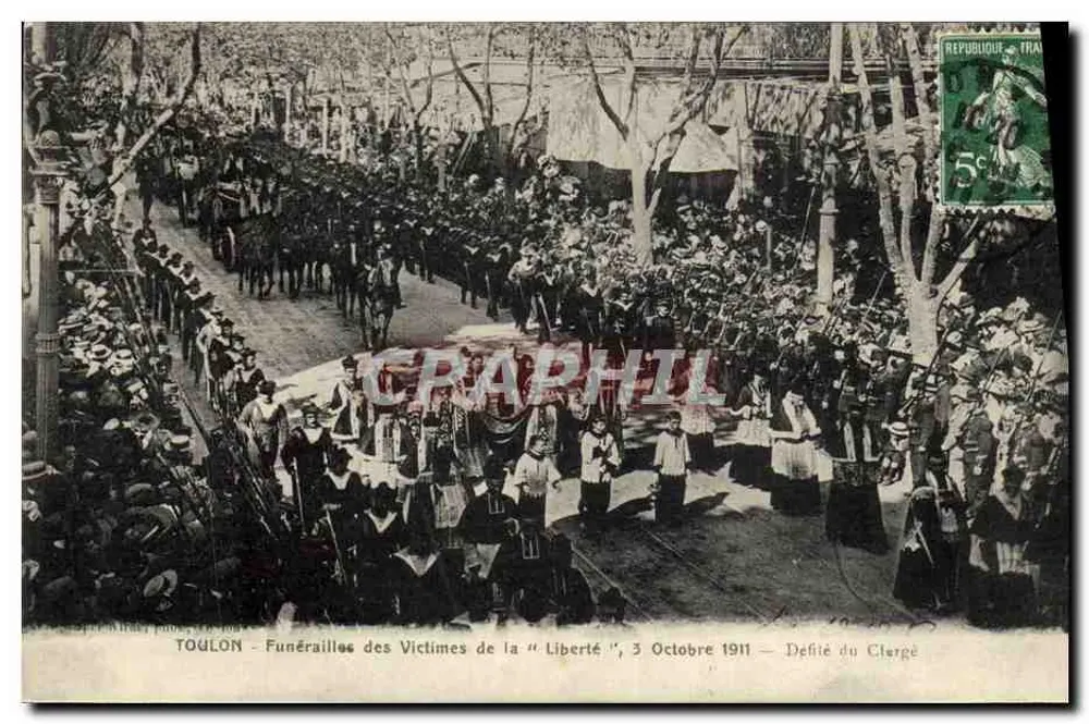 Toulon - Trauerfeier für die Opfer der « Liberté », 3. Oktober 1911 — Prozession der Geistlichkeit - Vorderseite