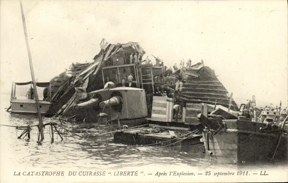 Katastrophe des Panzerschiffs "Liberté" — Nach der Explosion — 25. September 1911 — LL. - Vorderseite