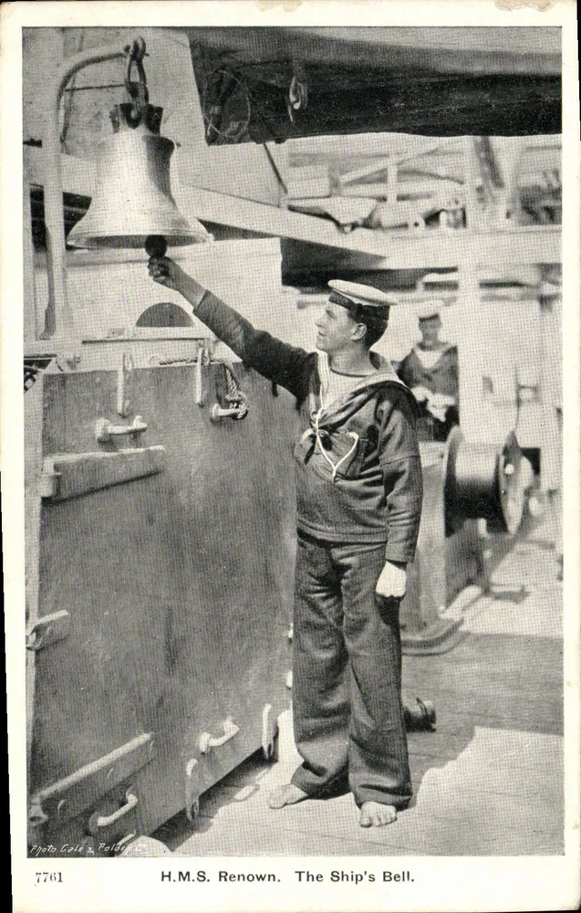 H.M.S. Renown — Schiffs-Glocke — Foto Cale & Tolder - Vorderseite
