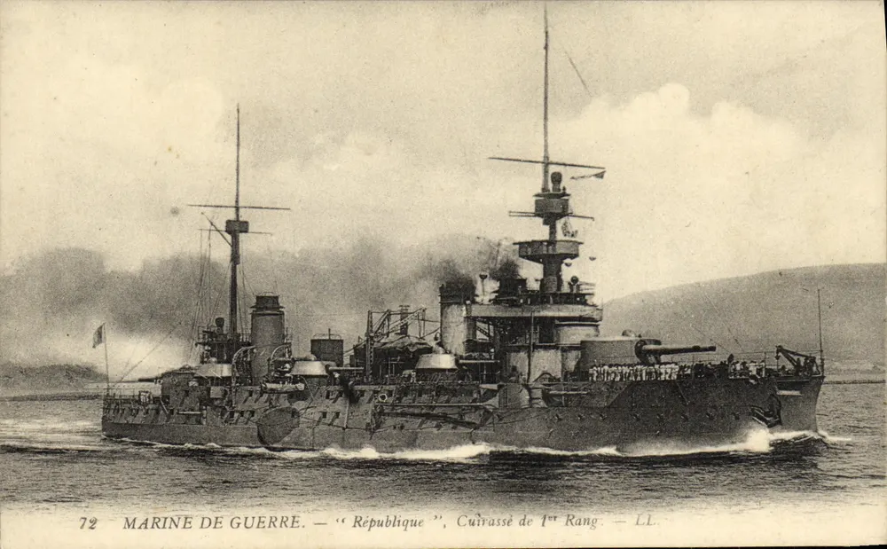 Kriegsschiff — "République", Schlachtschiff der 1. Klasse — LL - Vorderseite