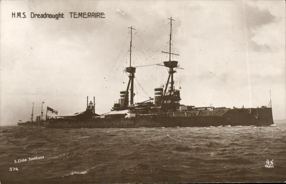 H.M.S. Dreadnought TEMERAIRE — navio de guerra — S. Cribb Southsea, n° 574 - Frente