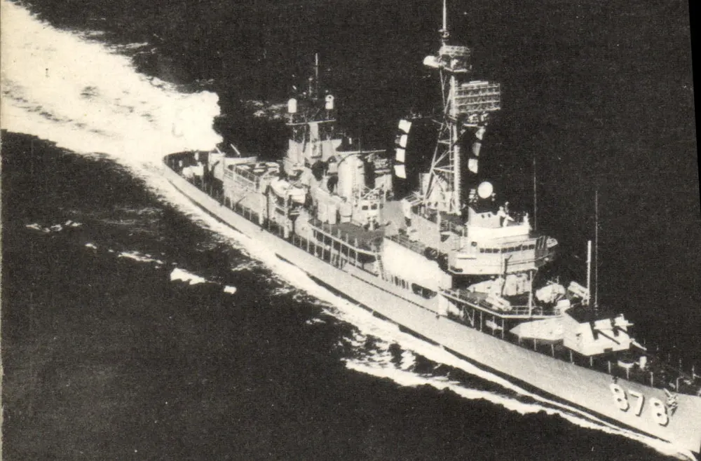 Unidade da U.S. Atlantic Fleet — entregue em Newport, Rhode Island — fotografia oficial U.S. Navy - Frente