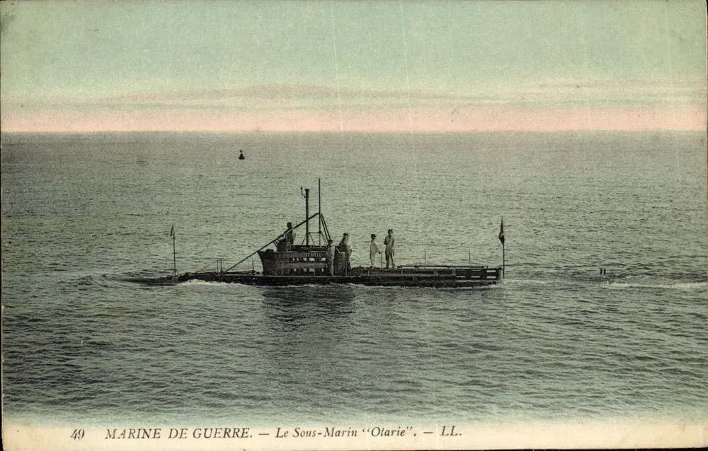 Marinha de Guerra — O Submarino 'Otarié' — LL. — N° 49 - Frente