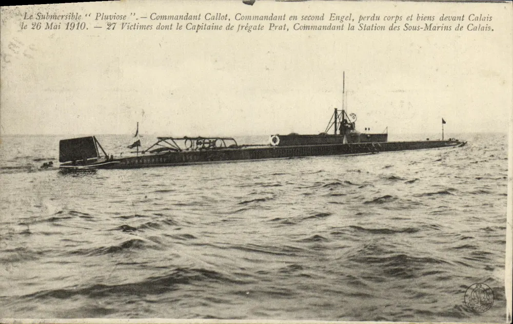 O Submersível "Pluviose" — naufrage le 26 mai 1910 devant Calais — éditeur Calais - Frente