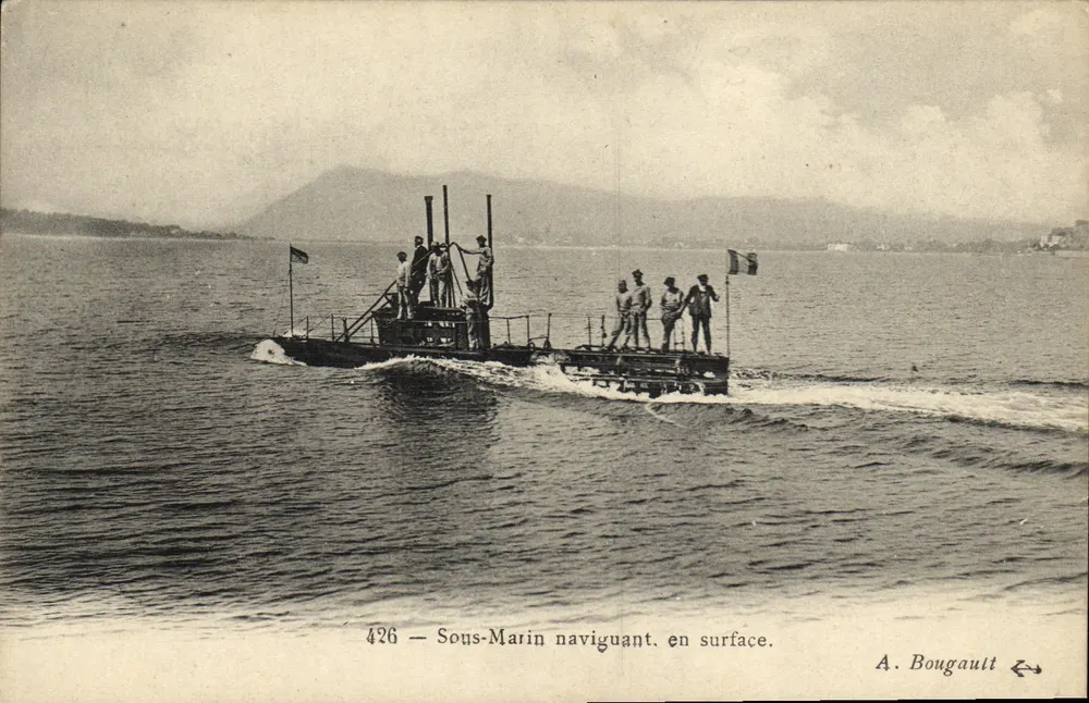 Submarino navegando à superfície — A. Bougault, n° 426 - Frente