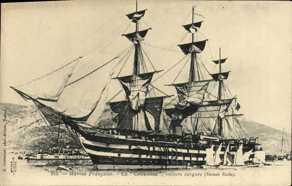 Die "COURONNE", beladene Segel (Schulschiff) — Französische Marine — A. Couturier, phot. Verlag, Toulon, n°315 - Vorderseite