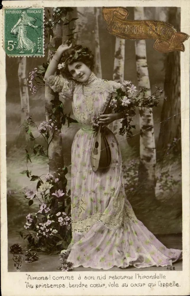 Jeune femme en robe fleurie — scène de forêt de bouleaux — éditeur Union Postale Universelle, n° 468 - Vorderseite