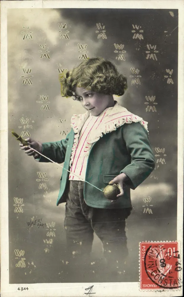 Kind, das mit einem Ball spielt — Walery Paris — n° 4344 - Vorderseite