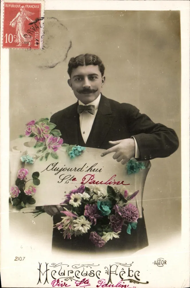 Mann im Anzug — Portrait mit Blumenstrauß und Schild 'Heute Sté Pauline' — Verlag ASTOR Nr. 2107 - Vorderseite