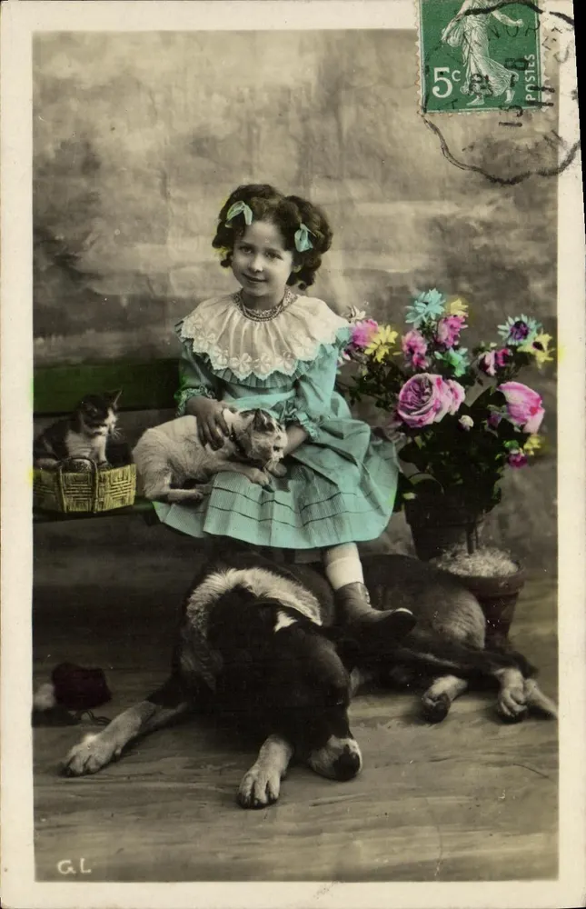 Mädchen mit Katze und Hund — Studio — G.L. - Vorderseite