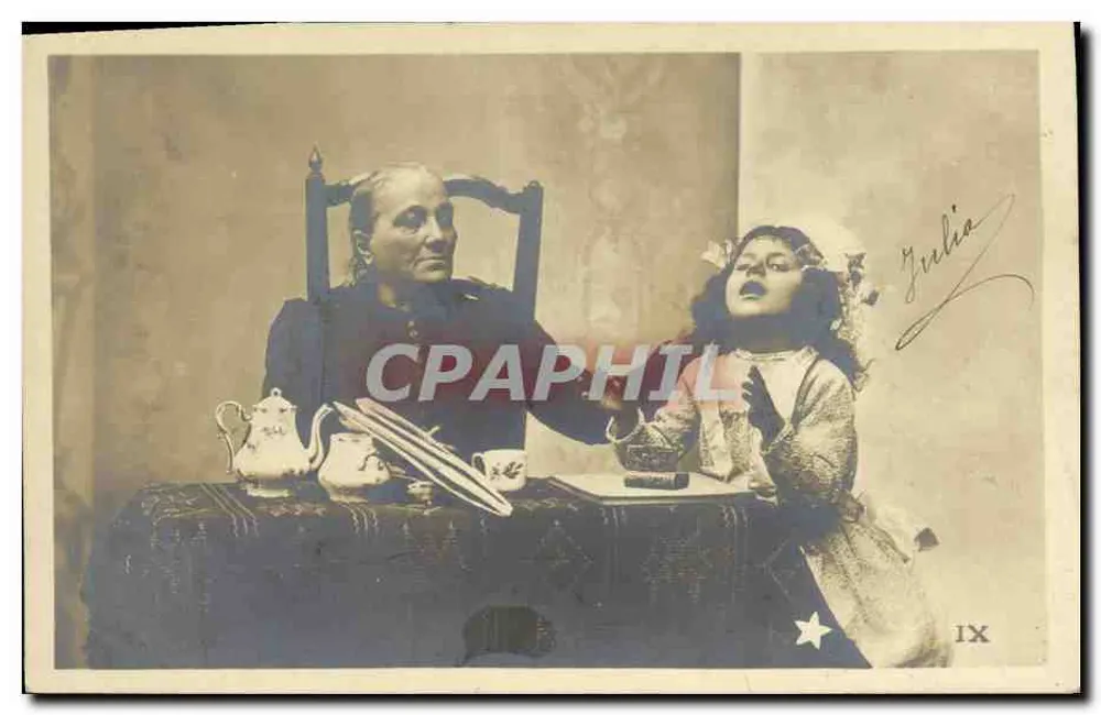 Alte Frau und junges Mädchen — Tee-Szene — Verlag Julia, Nr. IX - Vorderseite
