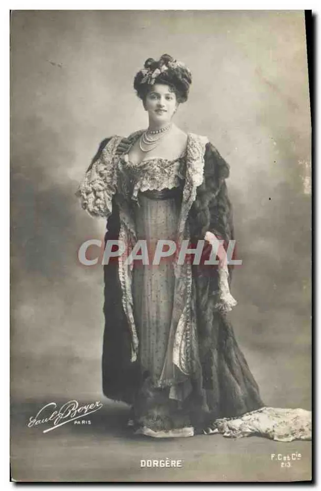 Dorgère — Portrait einer Frau in Kleid und Pelzmantel — F. C. Cat. Cie, Paris - Vorderseite