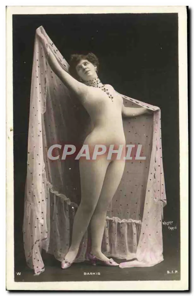 Nackte Tänzerin — Theaterpose — Winery Paris S.I.P. - Vorderseite