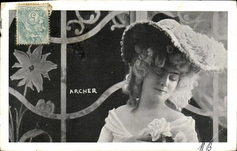 Frau mit Schleppehut — Portrait — Verlag ARCHER - Vorderseite