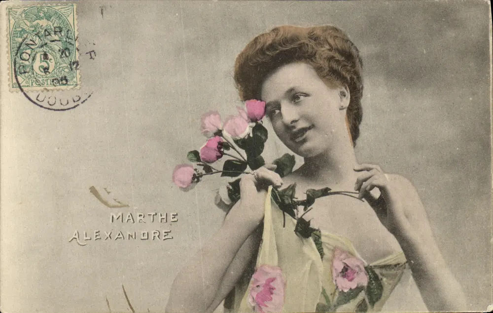 Marthe Alexandre — junge Frau mit Rosen — veröffentlicht von Alexandre - Vorderseite
