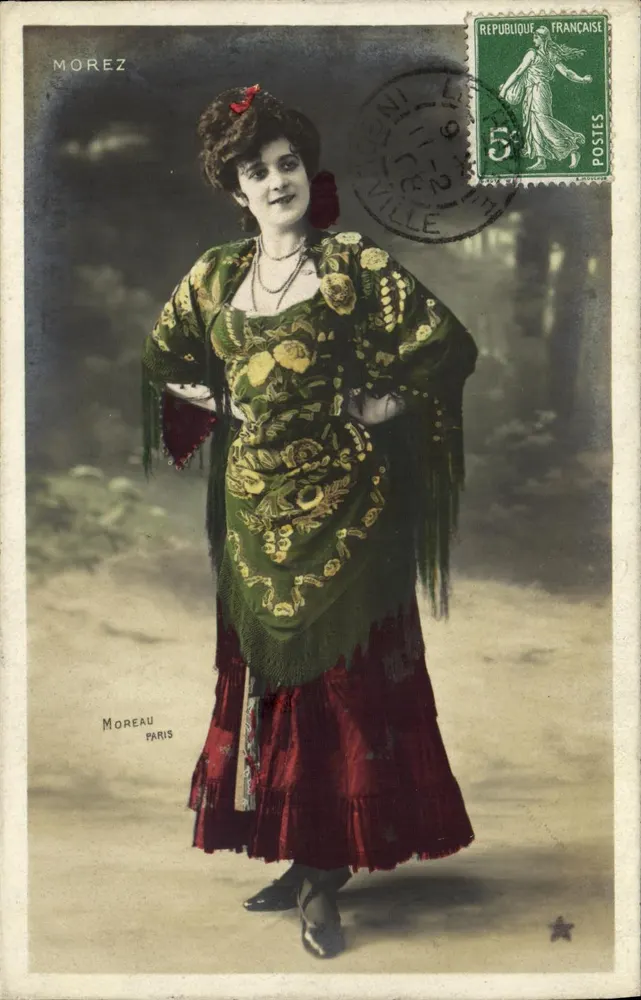 Frau in rotem Kleid und grüner Schärpe — Moreau Paris — Verlag Moreau, Serie Nr. 869 - Vorderseite