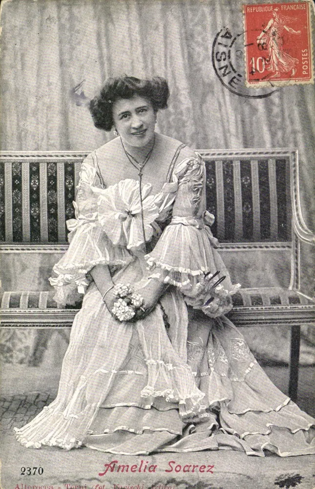 Amelia Soarez — Portrait in einer Röckchenkleidung — Verlag Terni (Varischì), Nr. 2370 - Vorderseite