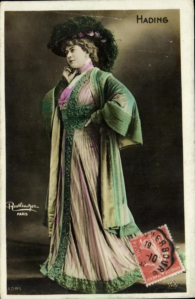 Frau in eleganter Kleidung — Portrait — Reutlinger Paris n°4095 - Vorderseite