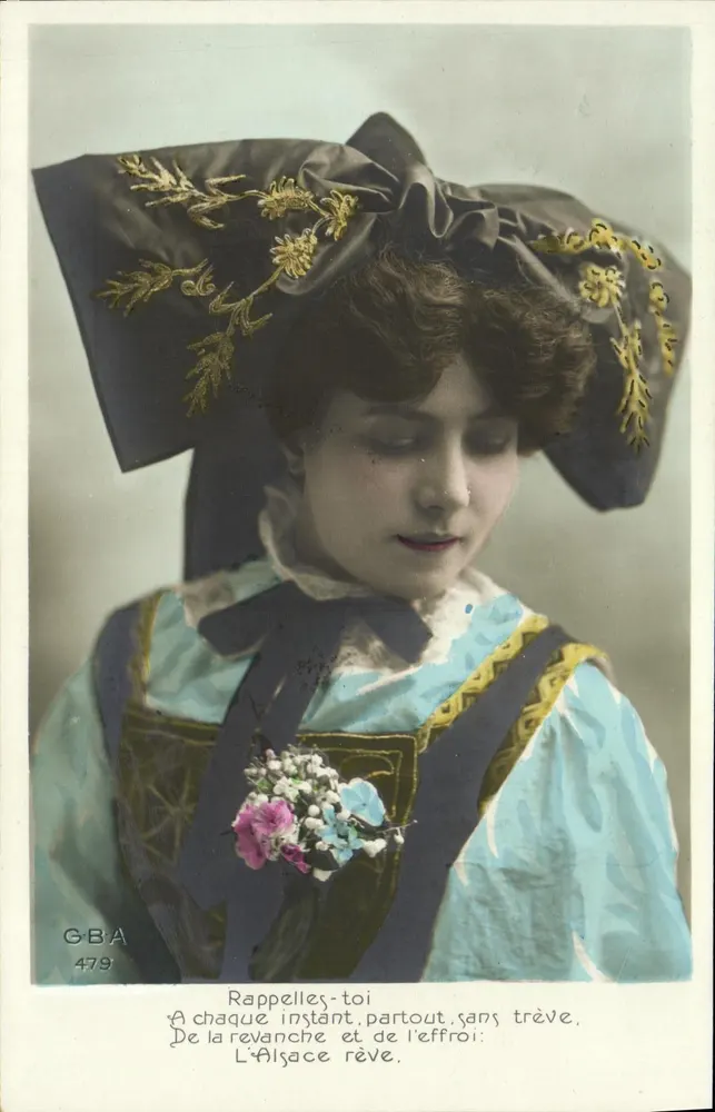 Frau im traditionellen Kleid — poetischer Text — GBA 479 - Vorderseite
