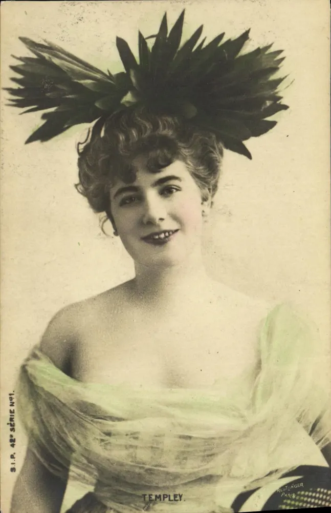 Templey — Portrait einer Frau in leichtem Kleid und Federhut — S.I.P. 48. Serie, Nr. 91, veröffentlicht von Neutinger Paris - Vorderseite