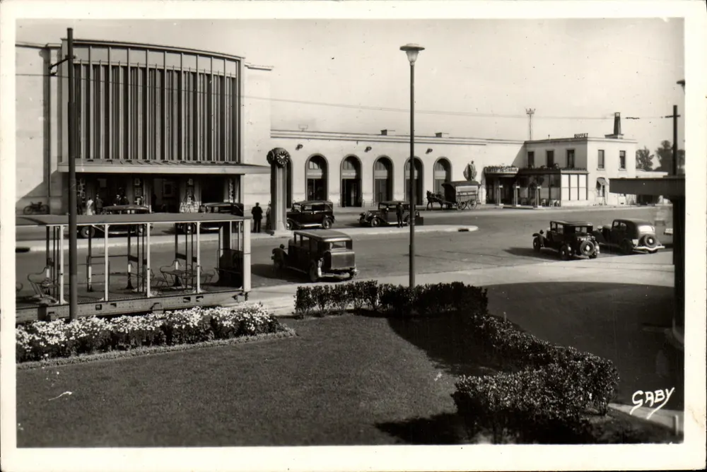 Estação de Caen — Visão da estação e dos carros da época — Edições Gaby - Frente
