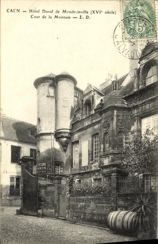 Caen — Hotel Duval de Mondrinville (16. Jahrhundert) — Cour de la Monnaie — I.D. - Vorderseite