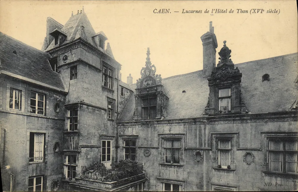 Caen — Lucarnas do Hotel de Than (século XVI) — ND Poot - Frente